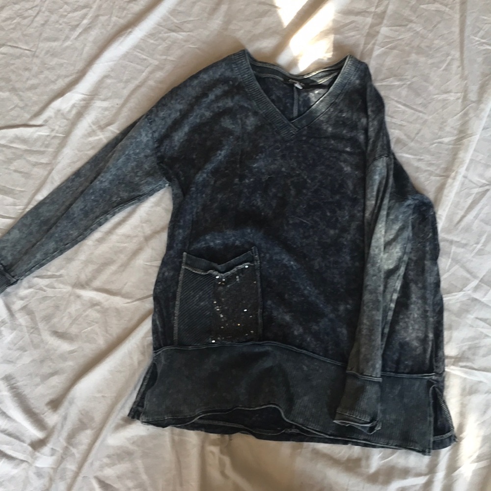 “Fresh Fix” v-neck sweater